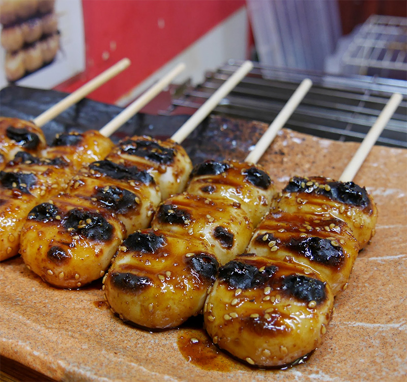 ดังโงะ (Dango) ขนมโบราณที่อยู่คู่กับคนญี่ปุ่นมานับร้อยปี