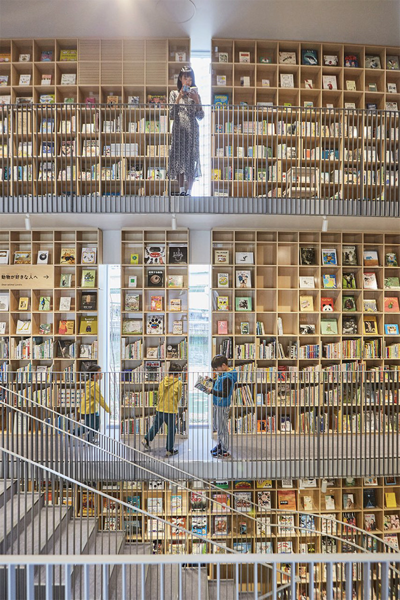 เพลิดเพลินไปกับโลกของหนังสือ (เด็ก) ที่ Nakanoshima Children’s Book Forest