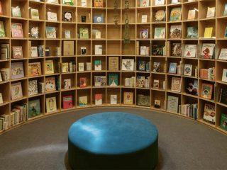 เพลิดเพลินไปกับโลกของหนังสือ (เด็ก) ที่ Nakanoshima Children’s Book Forest